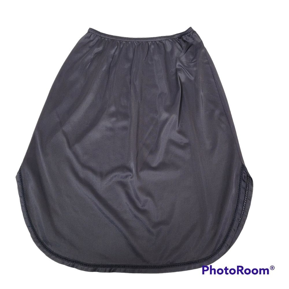 ^23 Formfitt Roggers S/M, 10/12 solid black scalloped sides embroidered detail